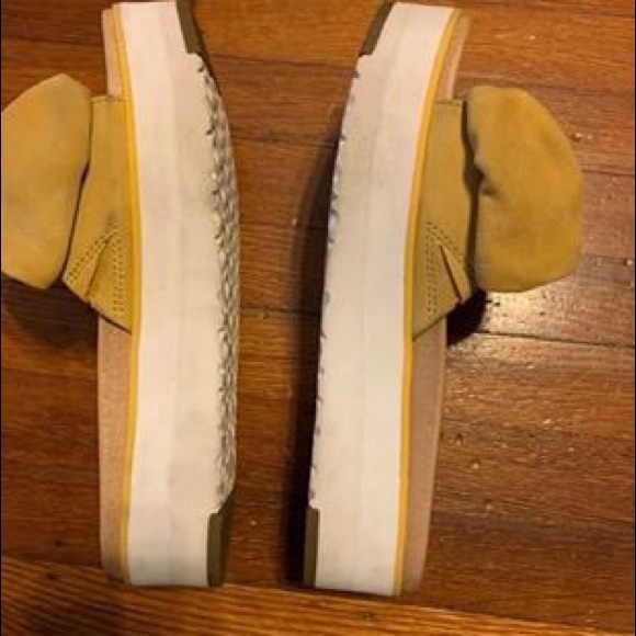 Ugg bow slides - Picture 3 of 6